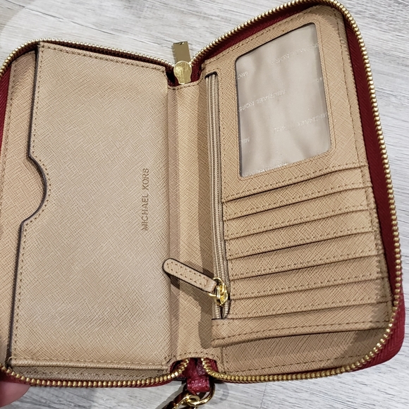 Michael Kors Zip Leather Wristlet - Picture 4 of 4